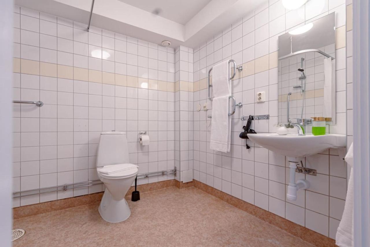 Practical Flat In Vibrant Sofo, Construction Work Ville de Stockholm